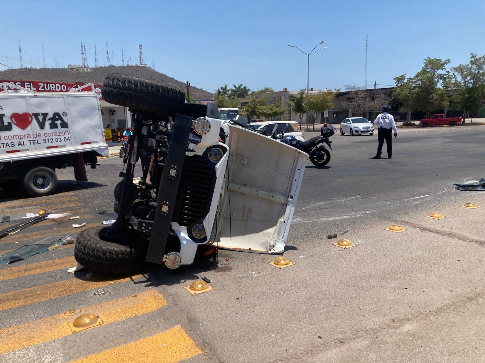 Accidente vehicular frente a la UAS