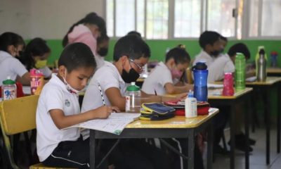 niños en la escuela