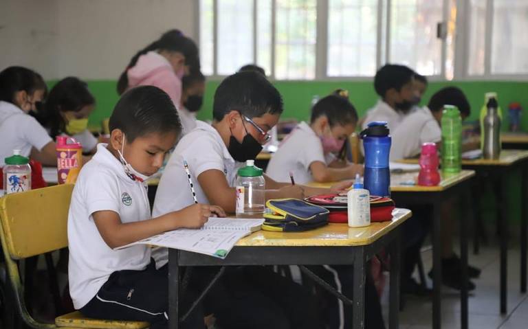 niños en la escuela