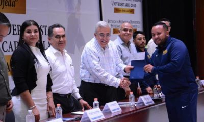 uas-recibe-premio-al-deporte