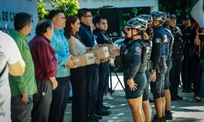 Entregan 23 pares de calzado a escuadrón ciclista en Culiacán